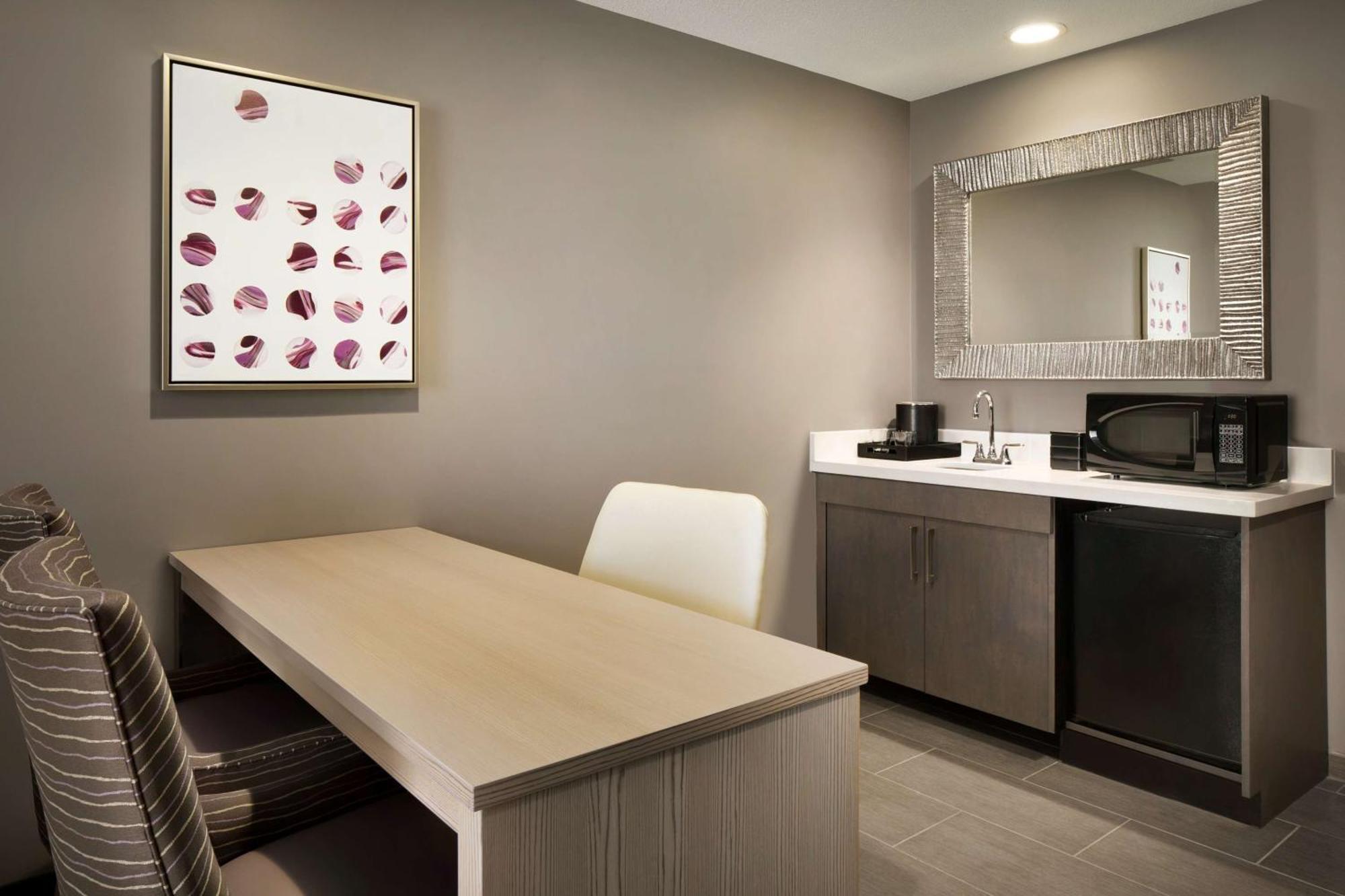 Two Room Queen Suite with City View - High Floor